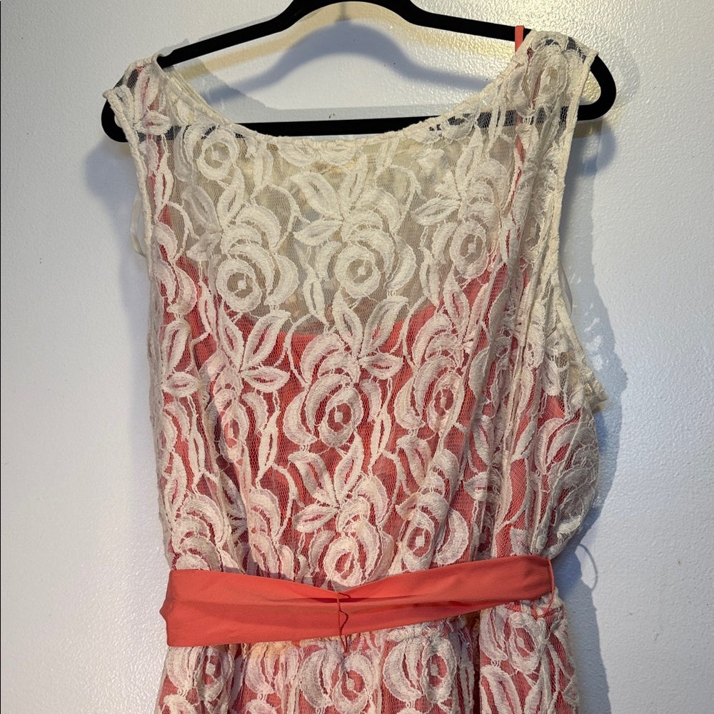 Jessica Howard Coral and White Lace Dress